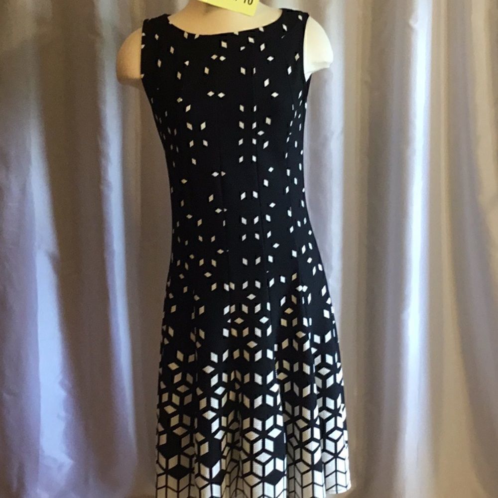 Sleeveless dress in waffle weave poly blend small - Picture 3 of 15